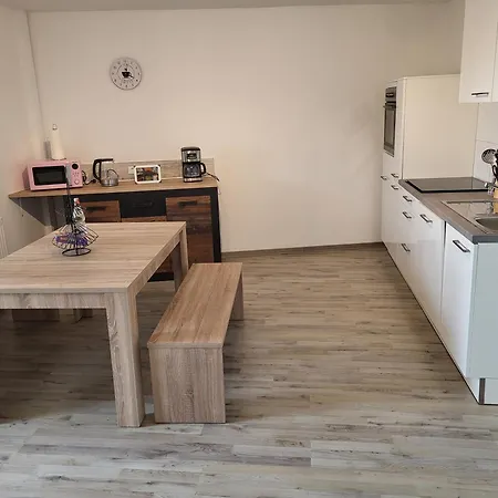 Grosse Komfortable Monteurswohnung Apartment *