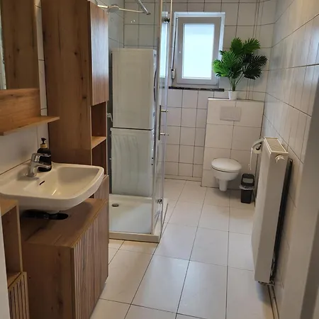 Apartment Grosse Komfortable Monteurswohnung *